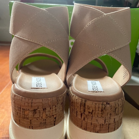 SOLD NWOT STEVE MADDEN ELBA WEDGE - Picture 3 of 5